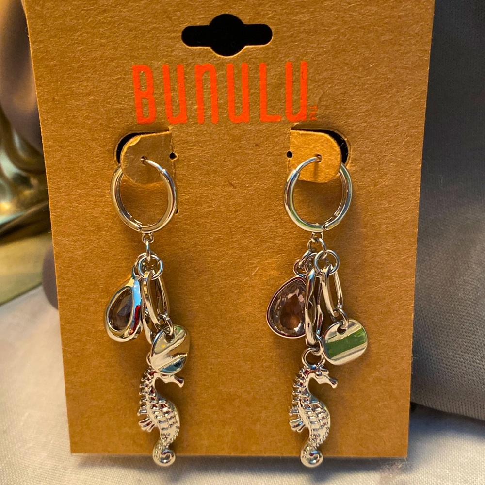 Bunulu Seahorse Jeweled Dangle Earrings Silvertone J070